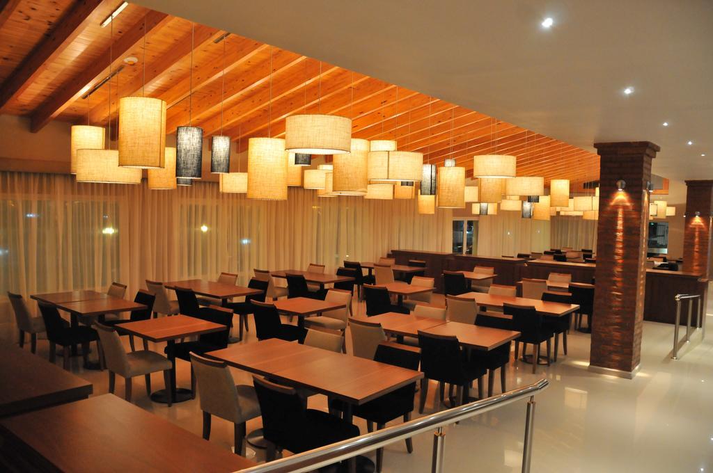 Antu Malal Hotel Plaza Huincul 外观 照片