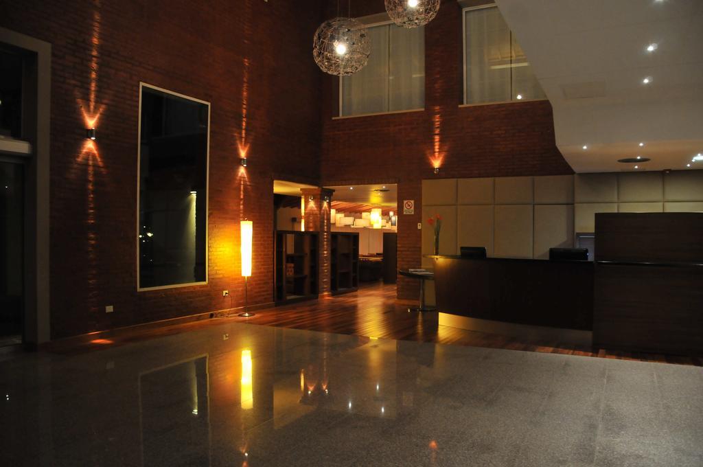 Antu Malal Hotel Plaza Huincul 外观 照片